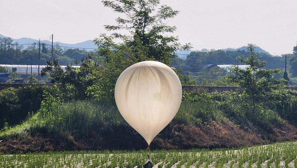 Kuzey Kore, Güney Kore'ye 720 Çöp Balonu Gönderdi