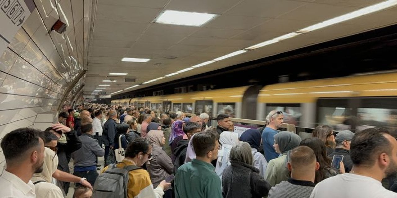 İstanbul'da Metro Arızası: Seferler Aksadı!