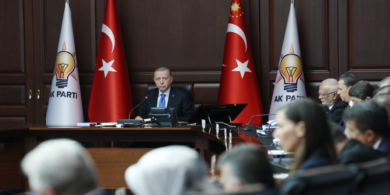 AKP Yol Haritasını Belirledi: Parti Politikaları Değişecek!