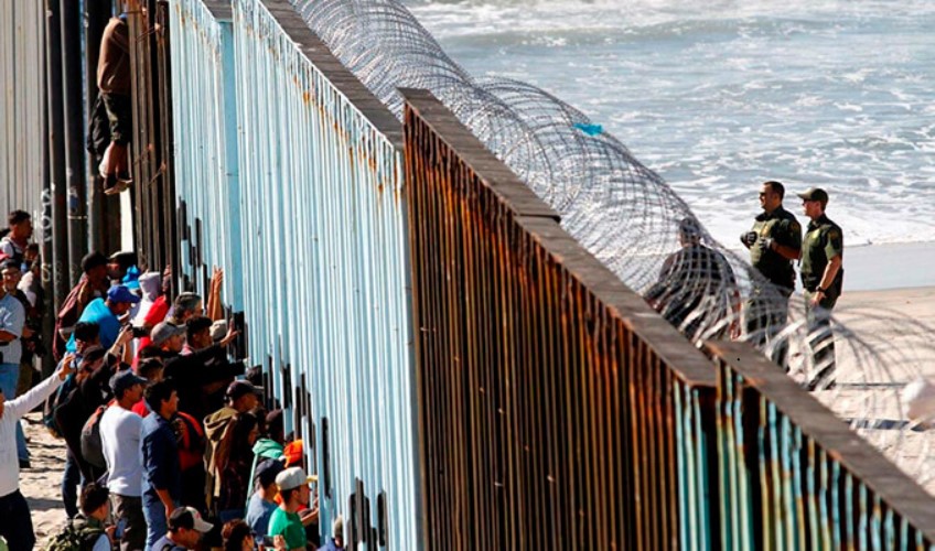 ABD Meksika Sınırını Kapatıyor