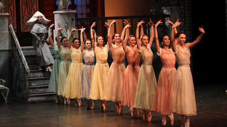 19 Mayıs'ın 100. yıl dönümü için Çalıkuşu Balesi sahnelendi