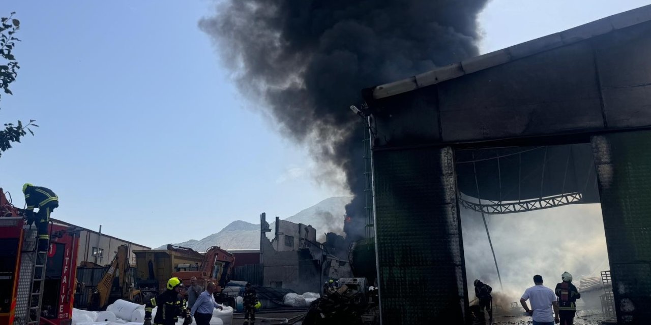 Kayseri'de Ambalaj Fabrikasında Yangın!