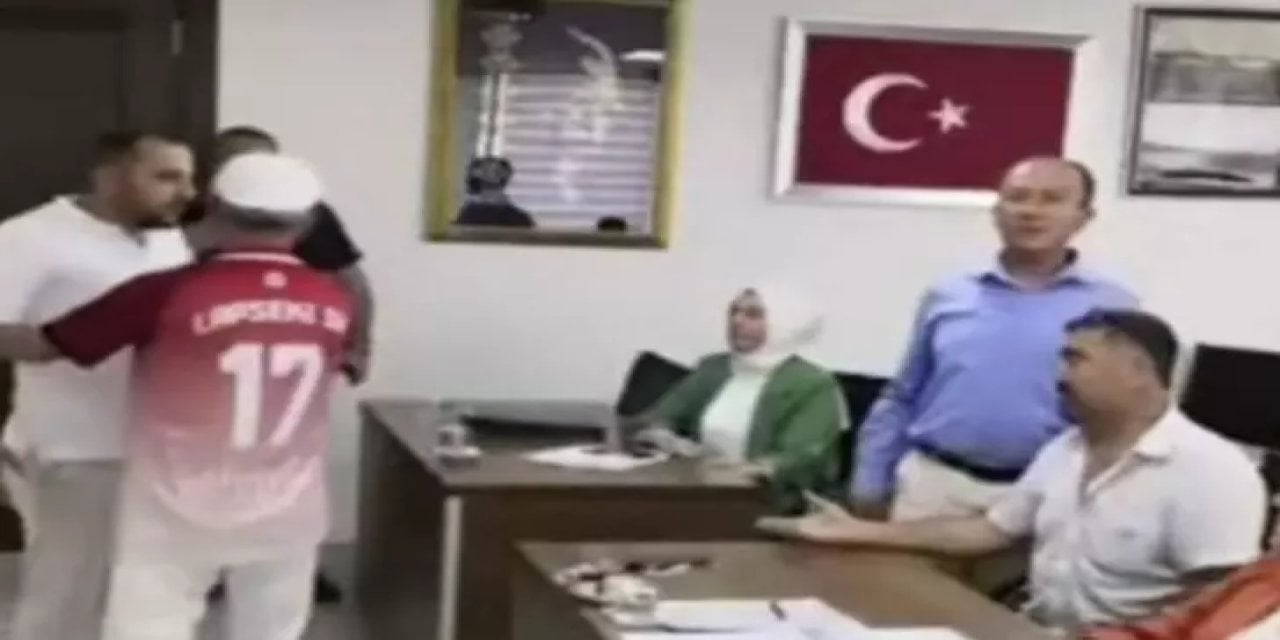 Meclis Toplantısında Gergin Anlar! İş İnsanı Toplantıyı Bastı, O Anlar Kameralara Yansıdı