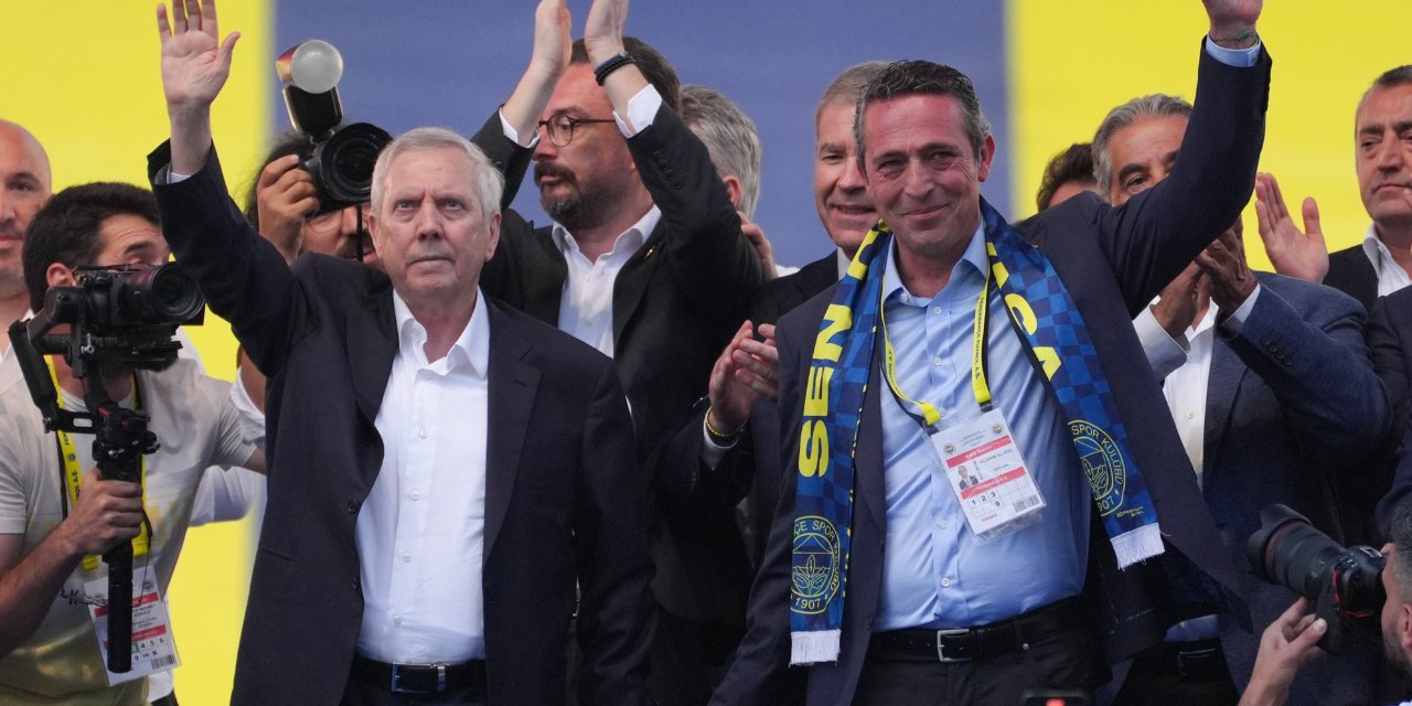 Fenerbahçe'de Tarihi Seçimi Ali Koç Kazandı: Aziz Yıldırım ile El Ele Sahneye Çıktı