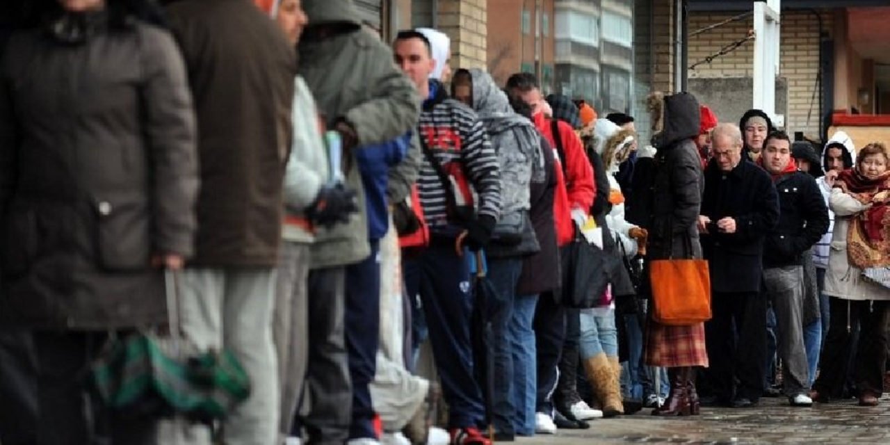 İngiltere'de İşsizlik Son 2,5 Yılın En Yüksek Seviyesini Gördü