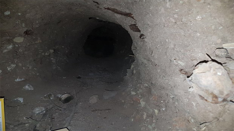 Mardin'de bir mezarlıkta tünel bulundu!