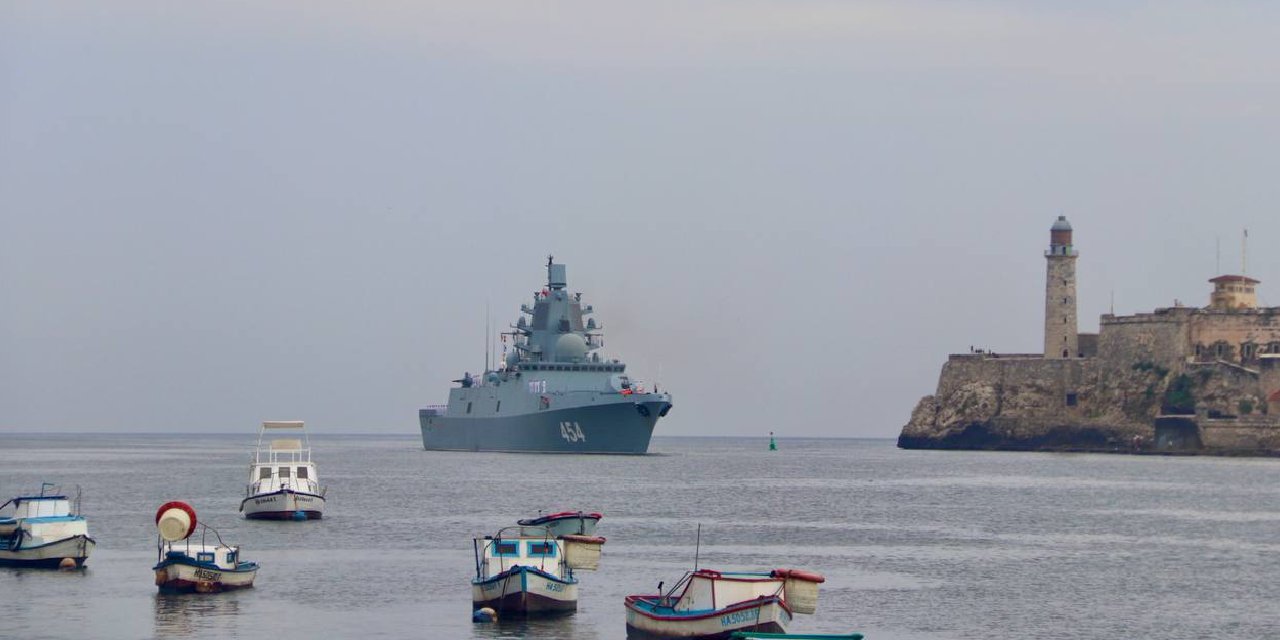 Rus Donanması Küba Havana Limanı'nda
