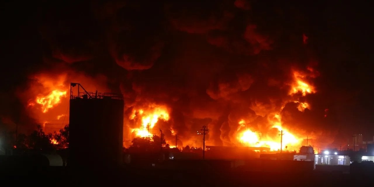 Petrol Rafinerisinde Yangın Çıktı