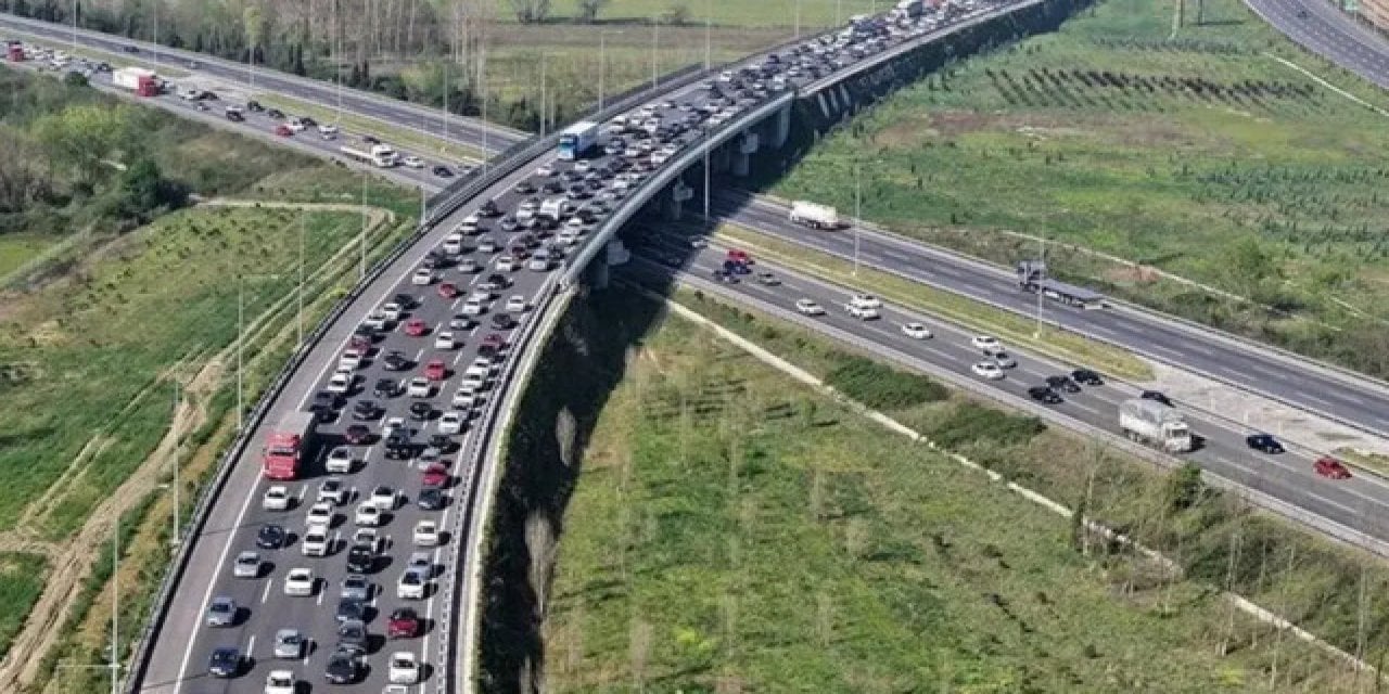 Trafiğe Bayram Ayarı: O Araçlara İzin Verilmeyecek!