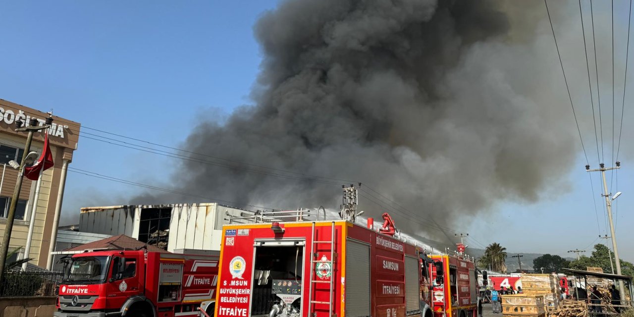 Samsun'da Büyük Yangın: İtfaiye Erleri Enkaz Altında Kaldı!