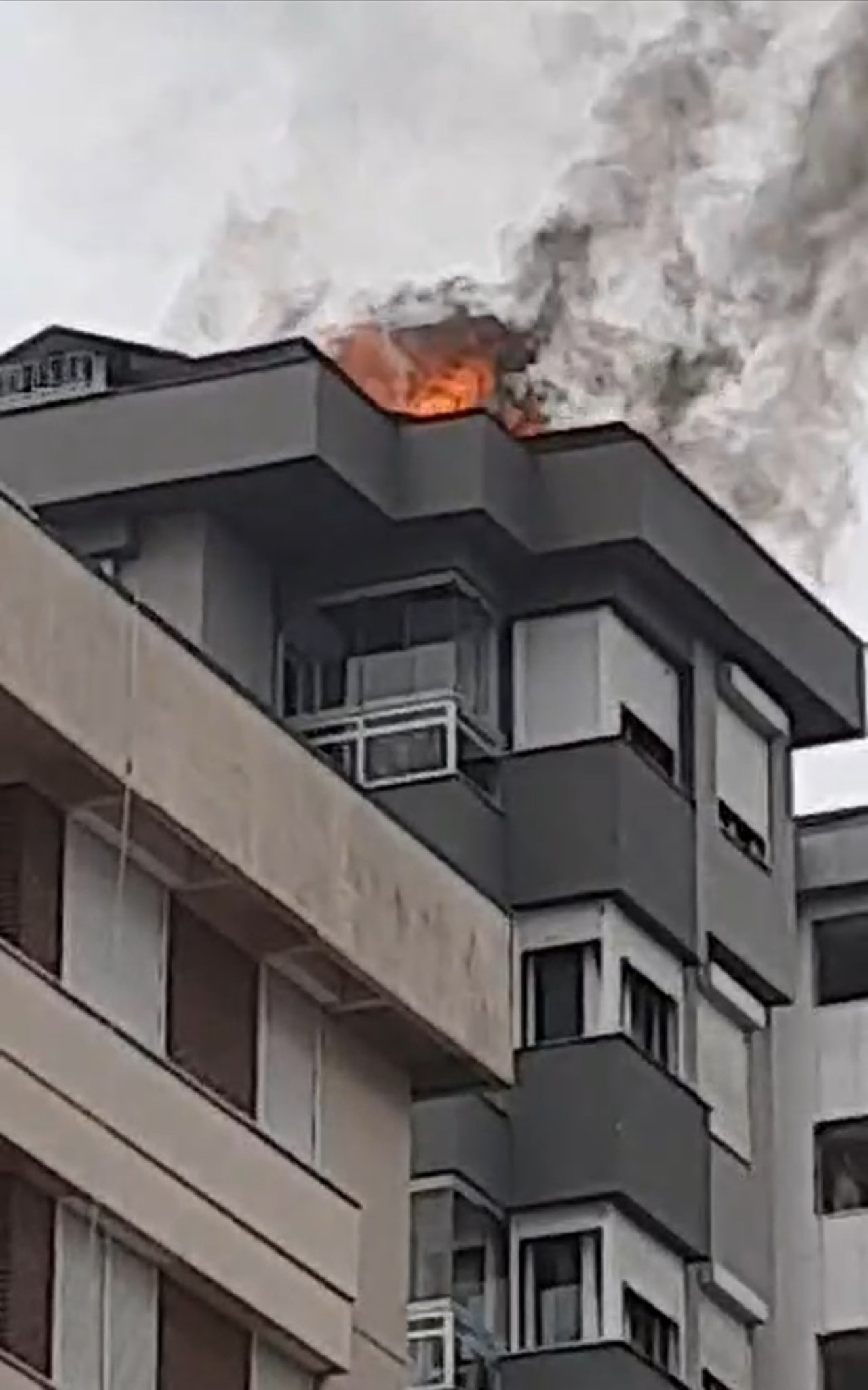 Kadıköy'de Yangın Var!