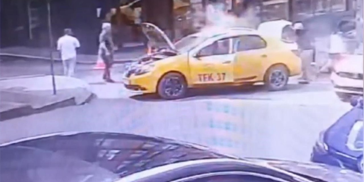 İstanbul'daki Bir Takside Yangın Çıktı: Yolcu Son Anda İndi