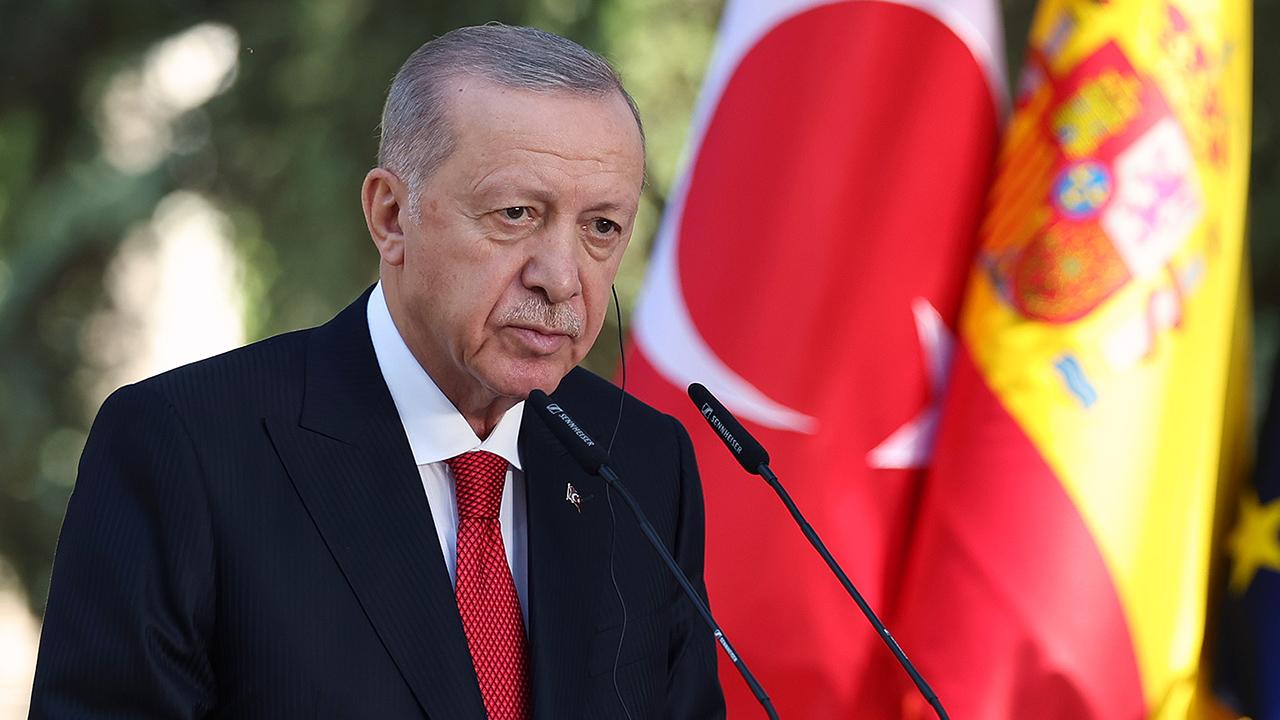 Erdoğan'dan Kafa Karıştıran Faiz Çıkışı