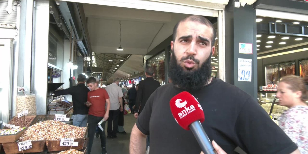 Başkent'te esnaf dertli: “İnsanların alım gücü yok. Normalde arife günü burada adım atacak yer olmazdı”