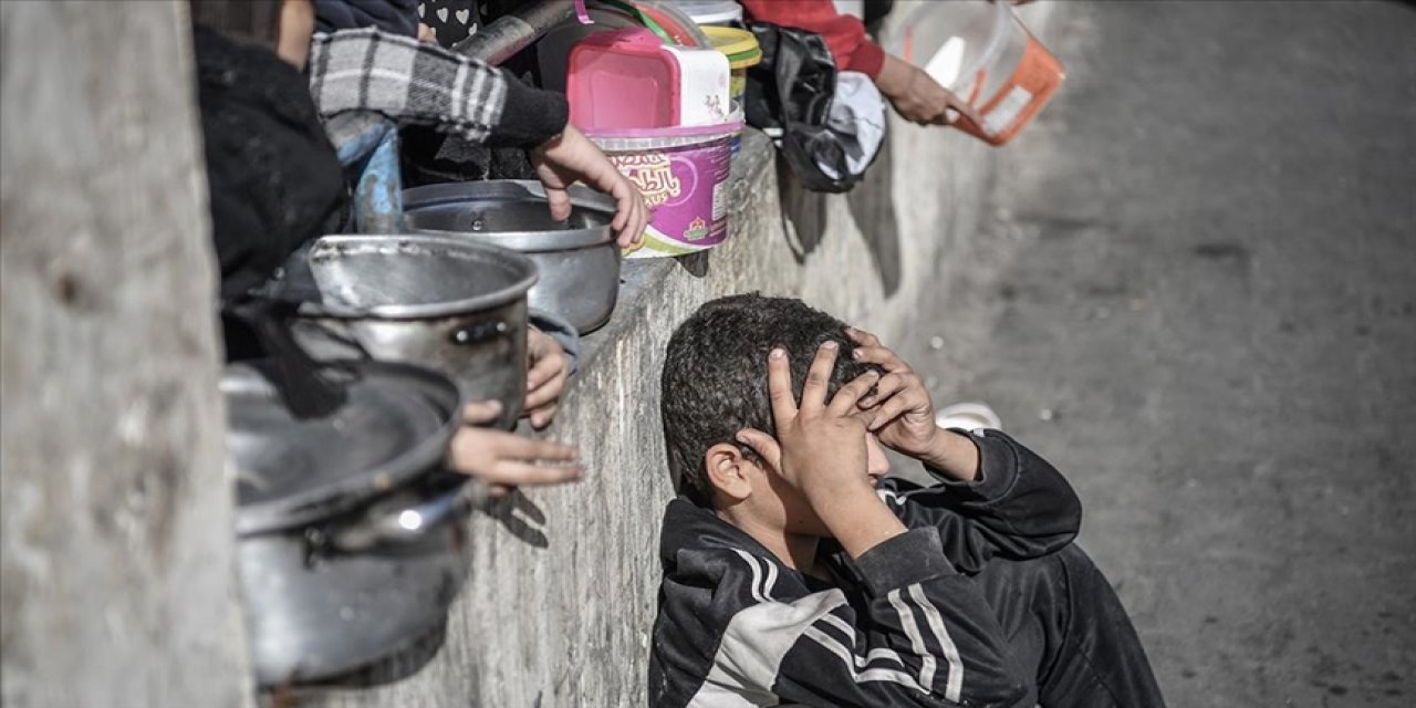 İsrail Ordusu Gazze'deki Açlık Nedeniyle Belirli Aralar Verecek