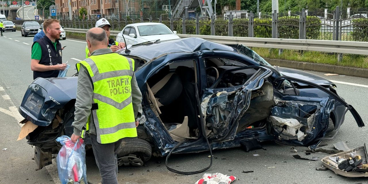 Bariyerlere Çarpan otomobilde Bir Aile Parçalandı: 3 Kişi Hayatını Kaybetti!