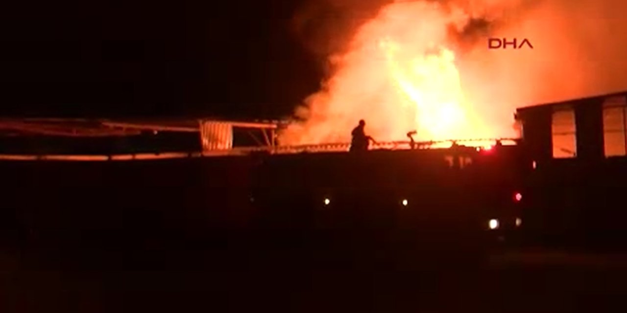 Adana'da Palet Fabrikasında Yangın