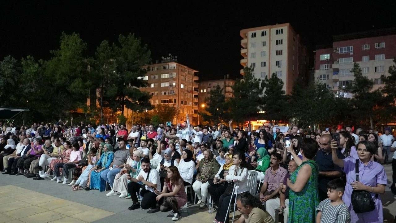 Diyarbakır'da Kayyum Nöbeti Sürüyor