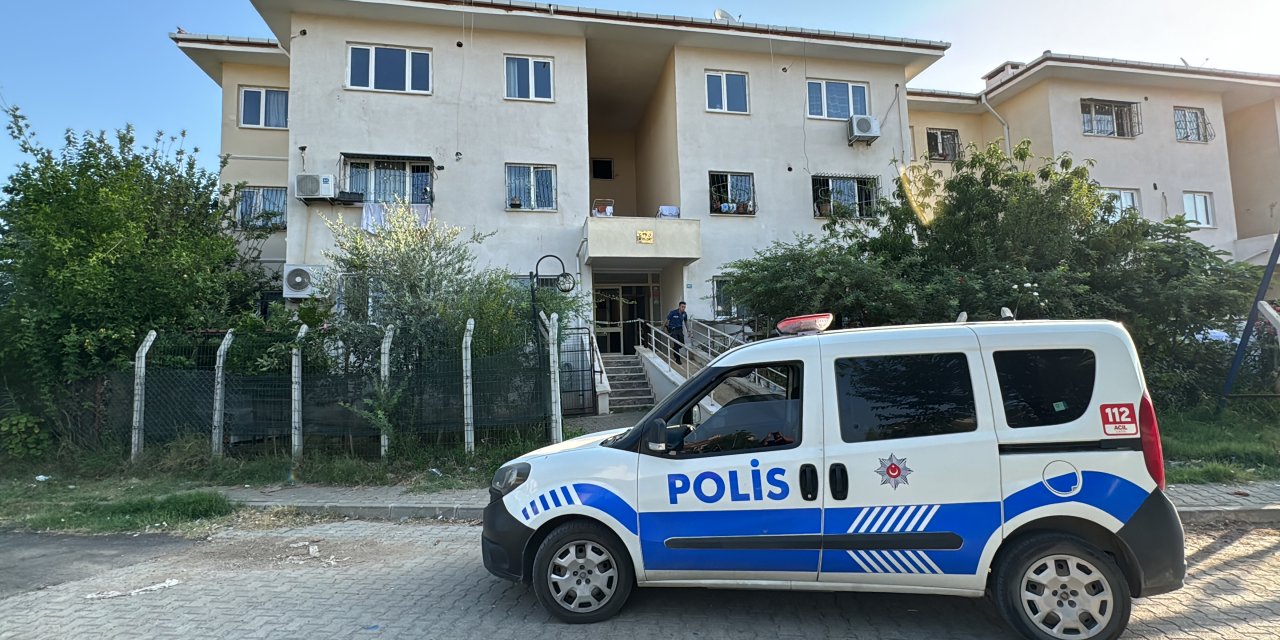 Adana'daki  Apartman Yangınında Anne ve Oğlu Hayatını Kaybetti, Baba Yaralandı