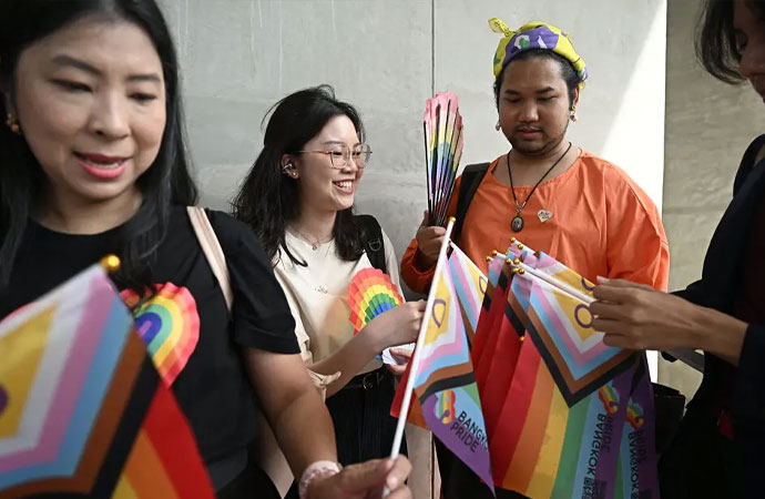Tayland Meclisi Eşcinsel Evliliği Onayladı