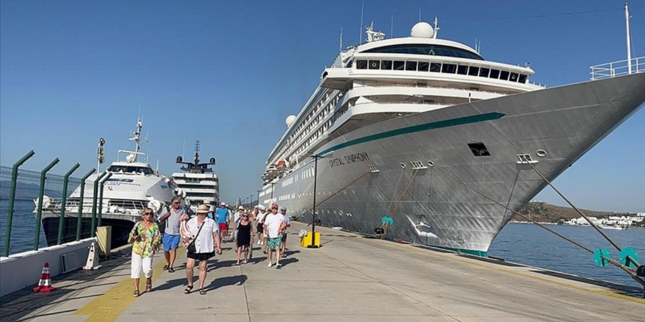 Bodrum'a Turist Akını: Kruvaziyer Gemileriyle Ziyarete Geldiler