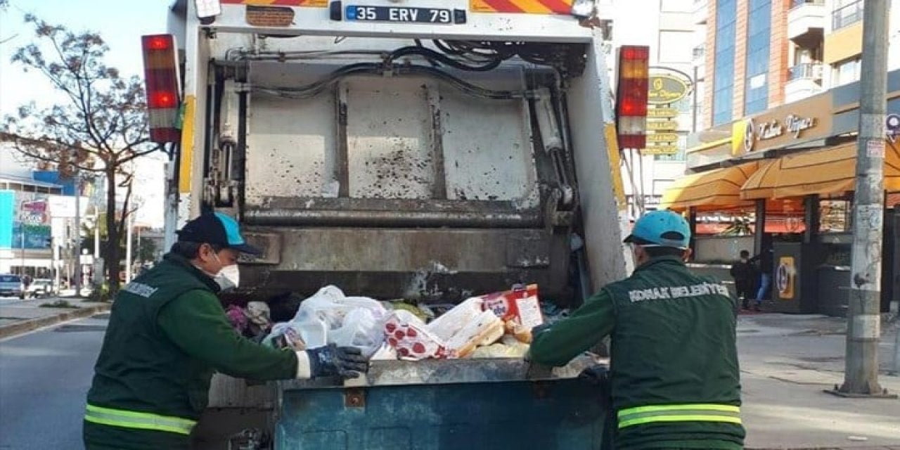 Çöp Kamyonuyla Direğin Arasında Kalan Belediye Personeli Öldü'