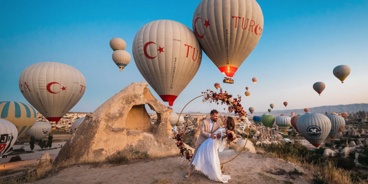 Gökyüzünde Aşkın Yeminleri : Unutulmaz Bir Nikah Hayali Kuruyorsanız Kapadokya'da Balonla Evlilik Gençler Arasında Çok Popüler