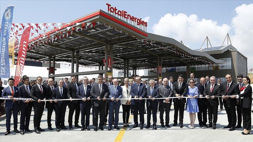 Türkiye'de Petrol İstasyonları Olan Enerji Devi Milyarlarca Euro Değerinde İhale Kazandı