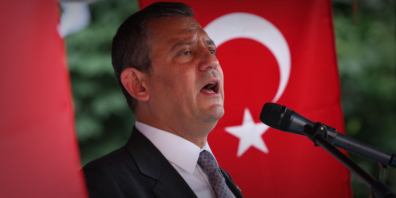 CHP Lideri Özgür Özel'den Sert Tepki: "Sopaya Sarılanla Normalleşme Olmaz"