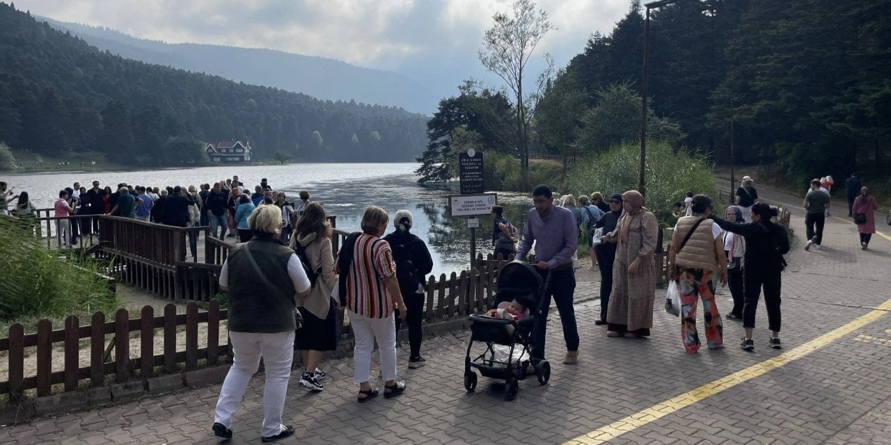 Gölcük Parkı Bayramda Ziyaretçi Akınına Uğradı