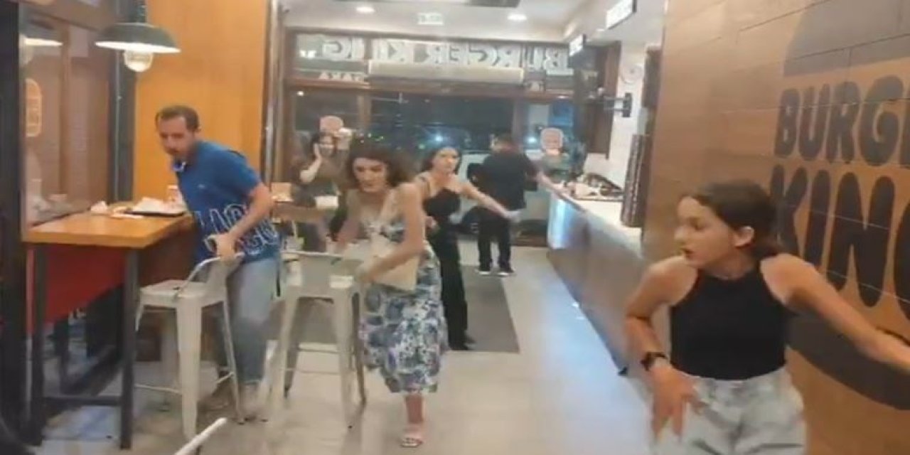 İsrail'i Protesto İçin Hamburger Yiyenlere Saldırdılar