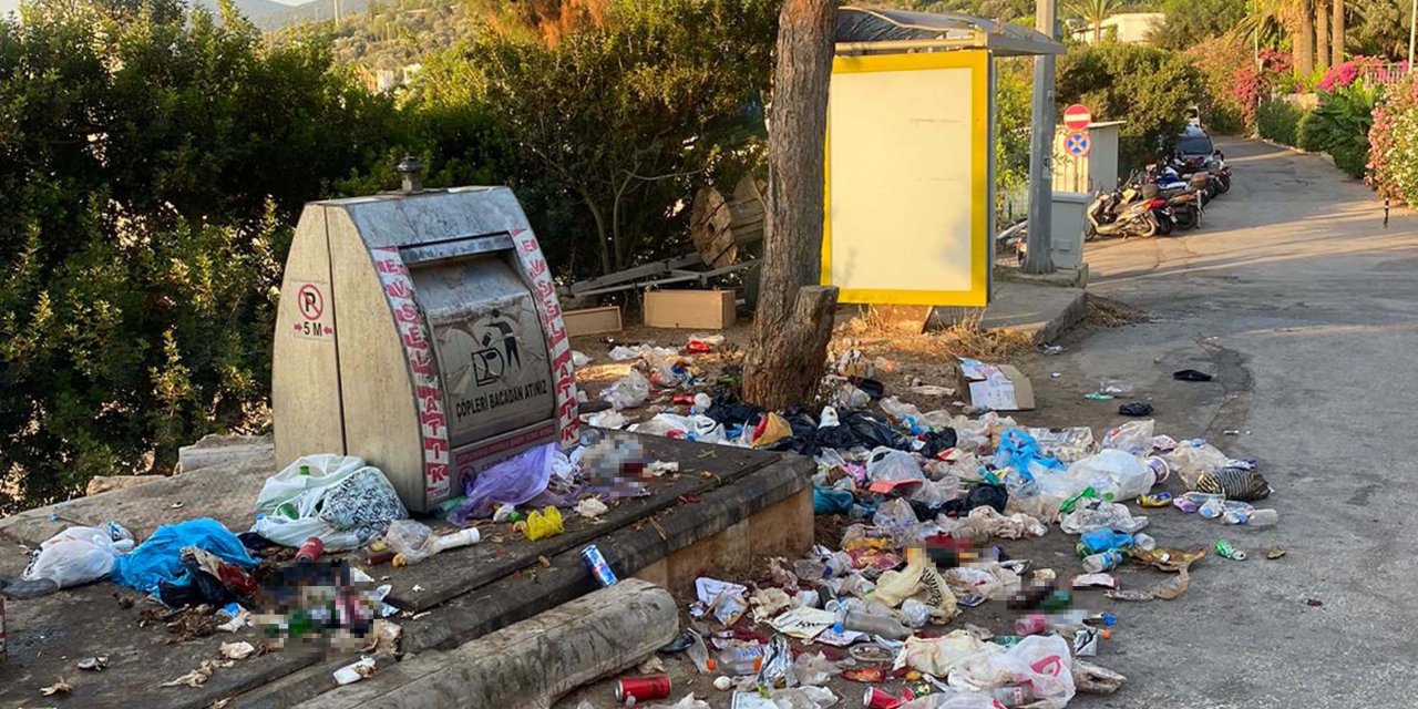 Bodrum'a Tatile Gelenler Çöplerini Bırakıp Gittiler!
