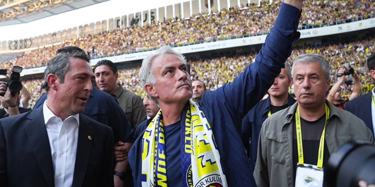Fenerbahçe'nin Dev Teklifine Yıldız Futbolcudan Ret :Maaşının iki katını teklif ettiler