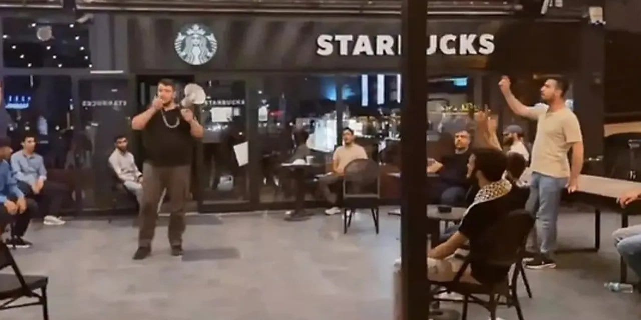 Bu Kez Zorlu Center'da Starbucks'a Saldırı