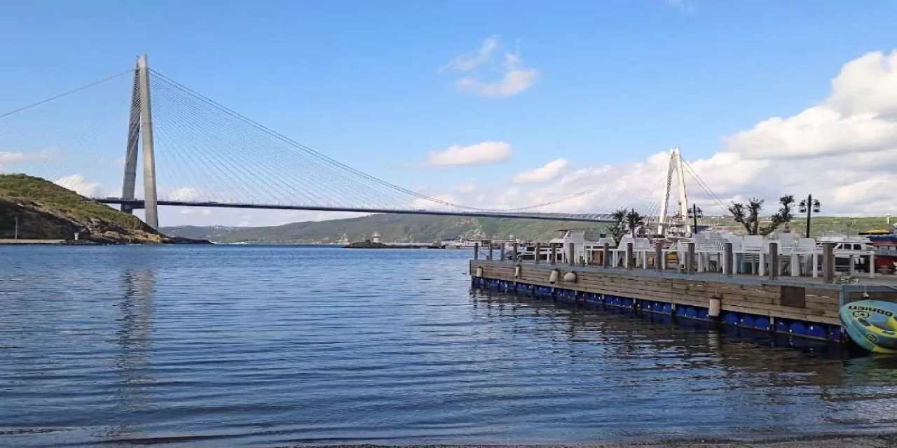 Boğazda sürüklenen teknedeki 2 kişi kurtarıldı