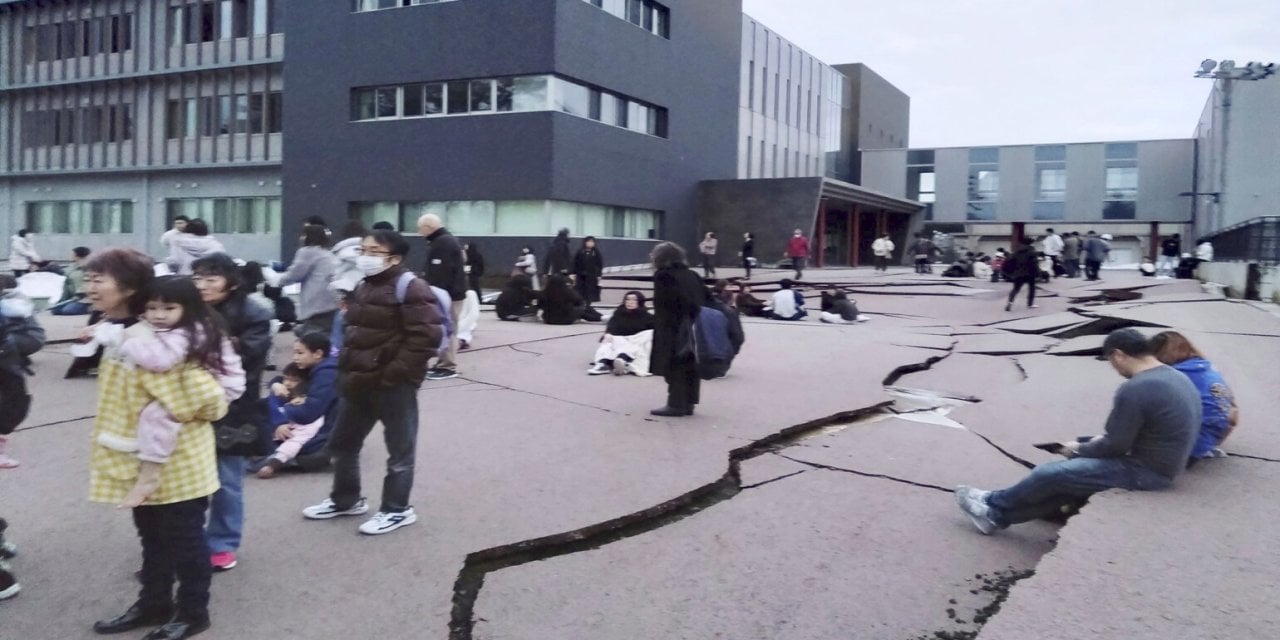 7.2 Büyüklüğündeki Deprem, Tsunami Alarmı Yarattı!