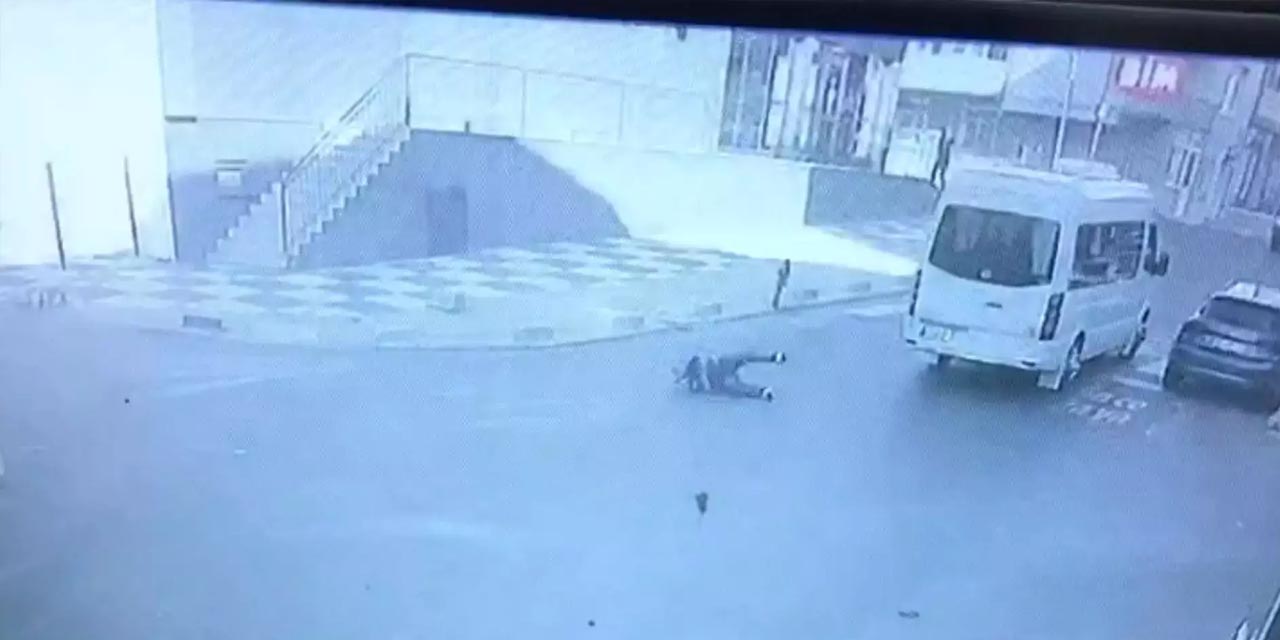 Minibüs Yayaya Çarpıp Kaçtı