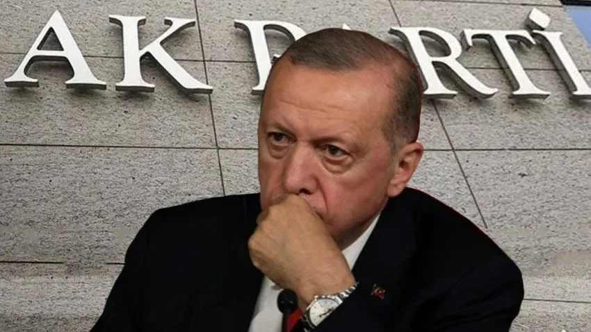 Yandaş Yazar Cem Küçük'ten AKP'ye Ağır Eleştiri:AKP Kafa Karışıklığı Yaşıyor"