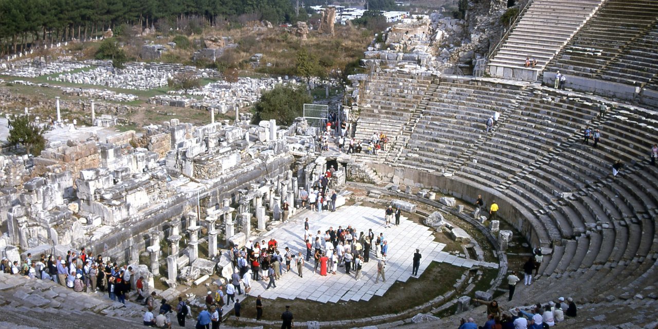 Efes Antik Tiyatro'da nostalji dolu anlar yaşandı