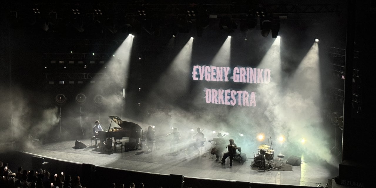 Piyanist Evgeny Grinko, Harbiye Cemil Topuzlu Açıkhava Tiyatrosu'nda konser verdi