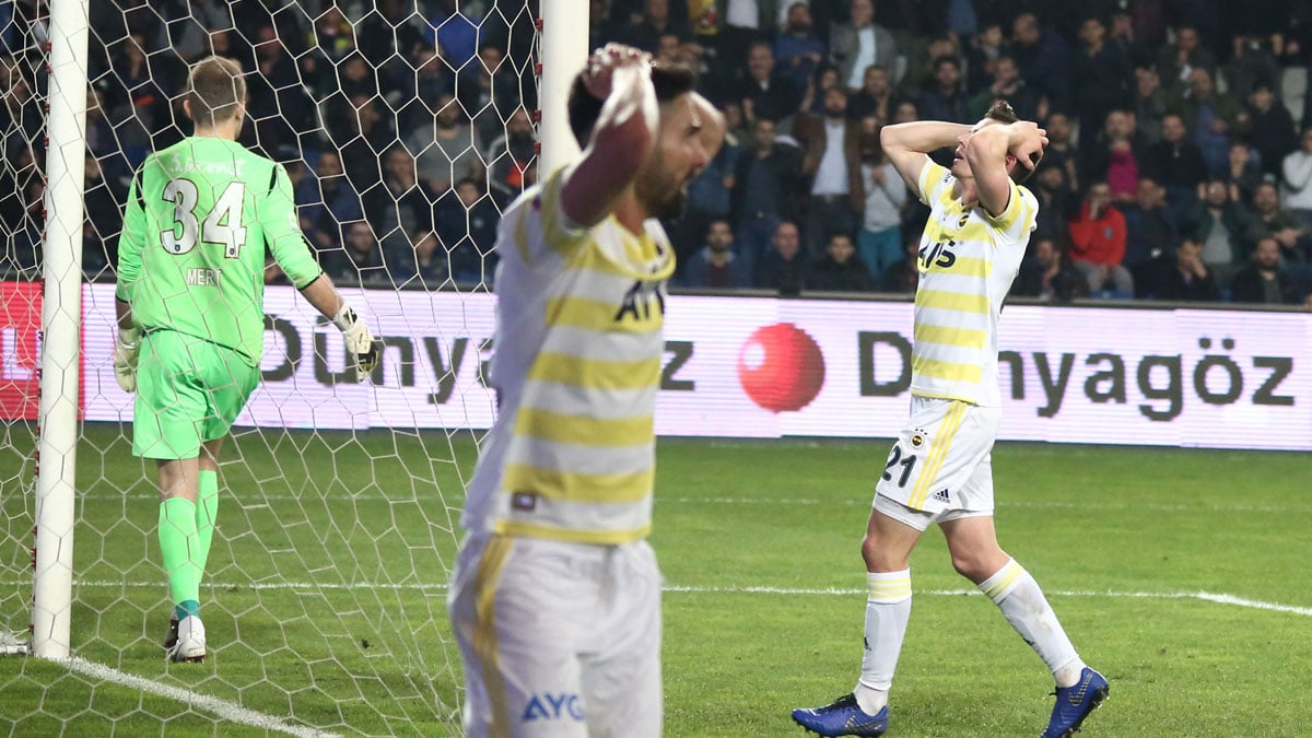 Fenerbahçe deplasmanda 10 maçtır kazanamıyor