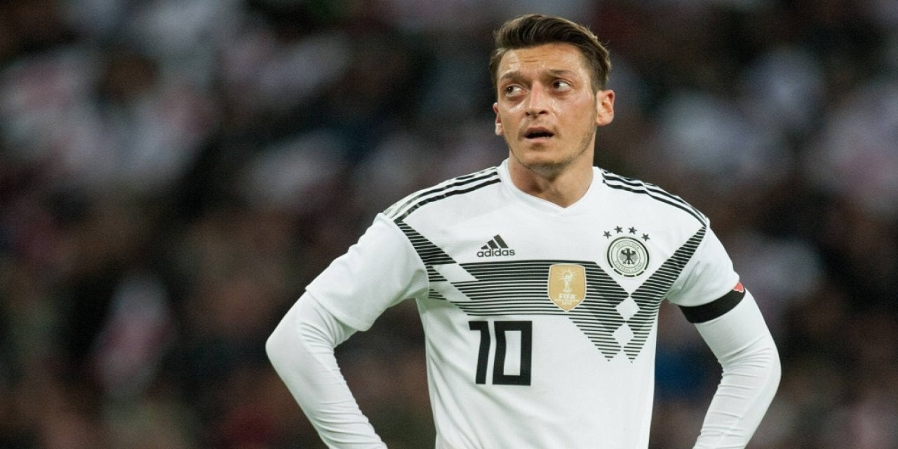 Önce Merih Demiral Şimdi Mesut Özil! 3 Hilal Dövmesini Paylaştı, Almanlar Deliye Döndü