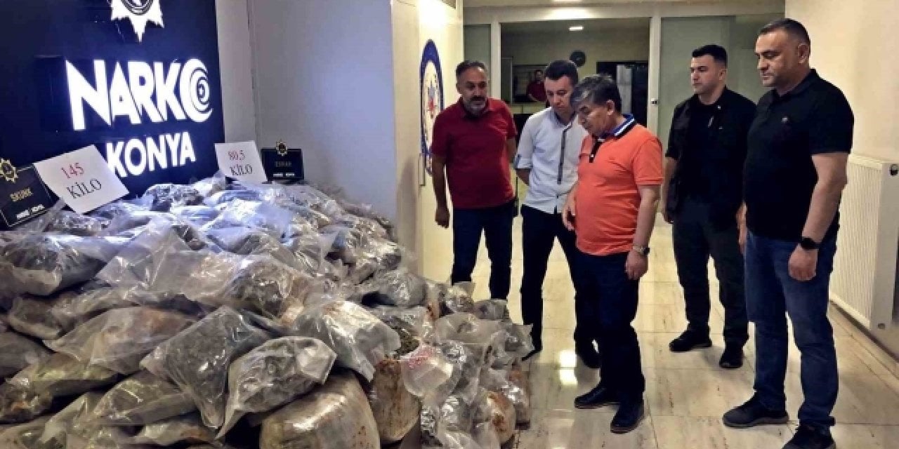 Aracın İçinden 200 Kilogram uyuşturucu Çıktı