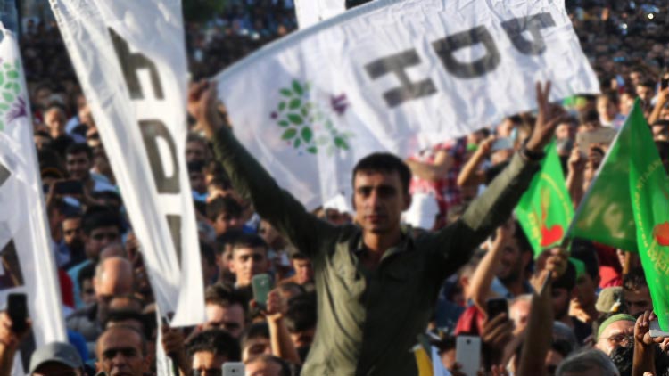 Eski Siirt Belediye Başkanı HDP mitinginde gözaltına alındı