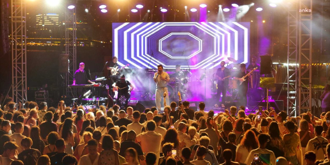 Aydın Büyükşehir Belediyesi'nden Kuşadası'nda yaz konseri