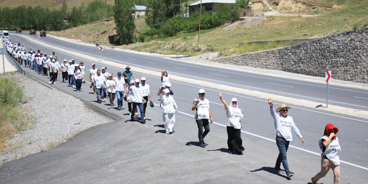 "İradeye Saygı Yürüyüşü" Hakkari'ye Ulaştı