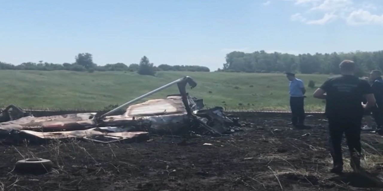 Tataristan'da Uçak Düştü: 3 Kişi Öldü!