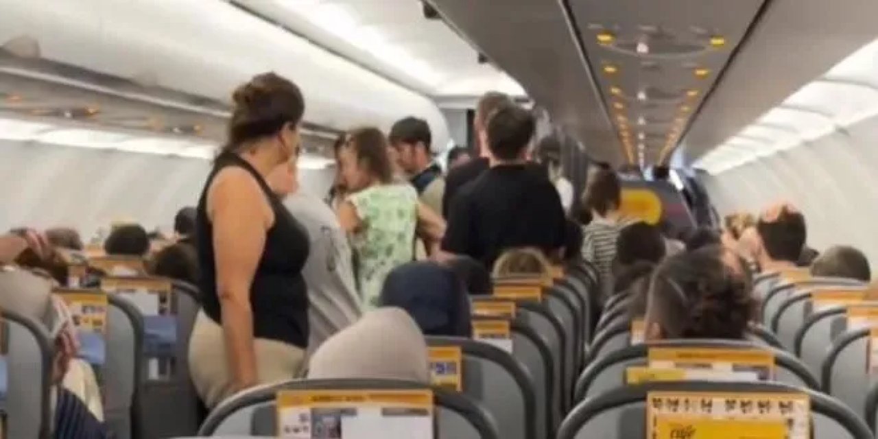 Pilot ve Hostesler Yolcuları Uçakta Bırakıp Evlerine Gitti