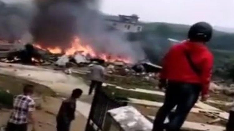 Çin'de savaş uçağı düştü: Sağ çıkan olmadı