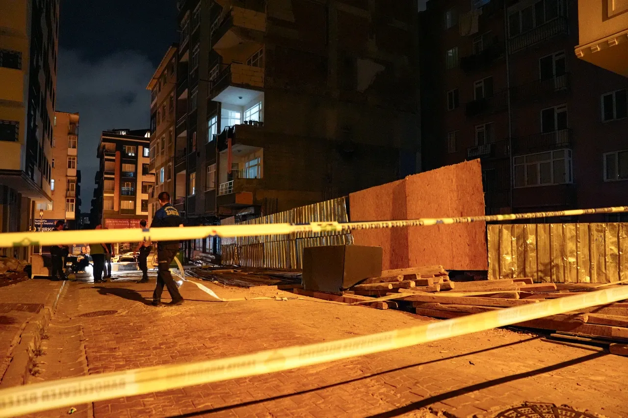 İstanbul'da Geceyarısı 6 Katlı Bina Boşaltıldı